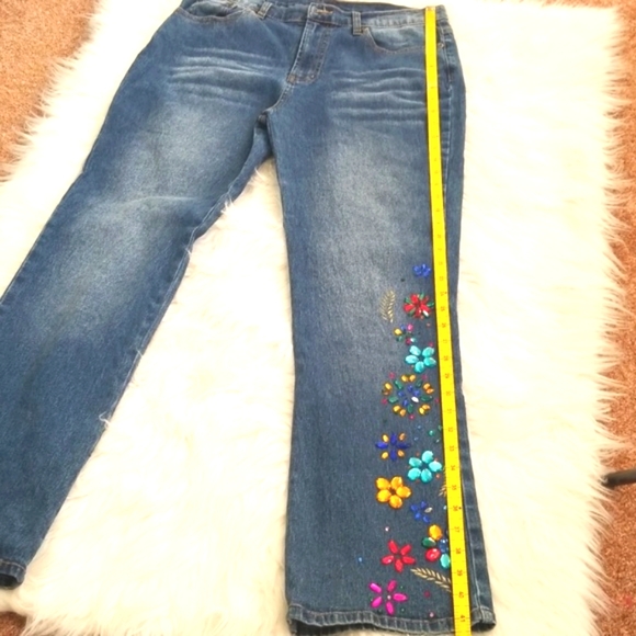 DG beaded Straight Legs blue jean.  Size 10 - Picture 8 of 9